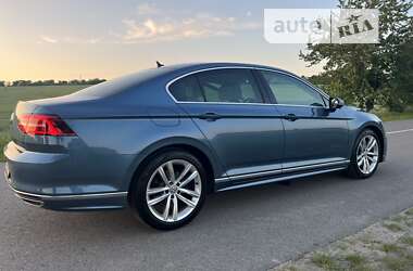 Седан Volkswagen Passat 2018 в Жовкве