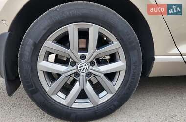 Седан Volkswagen Passat 2015 в Долинской