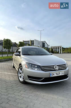 Седан Volkswagen Passat 2012 в Бродах