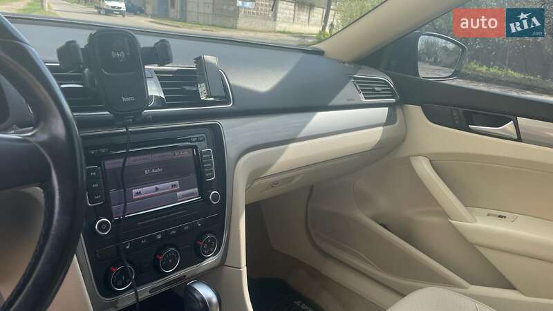 Седан Volkswagen Passat 2015 в Харькове