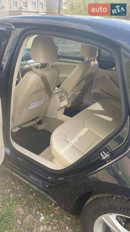 Седан Volkswagen Passat 2015 в Харькове