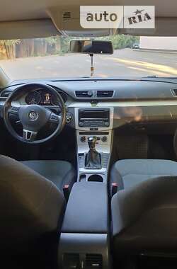 Седан Volkswagen Passat 2012 в Калуше