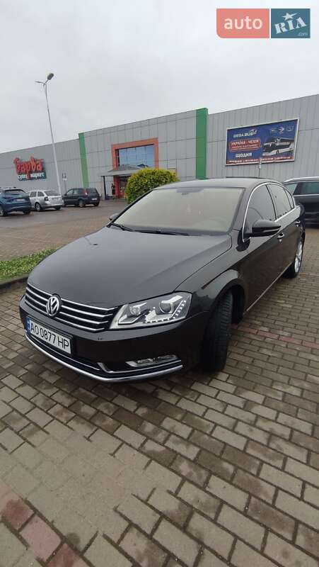 Седан Volkswagen Passat 2011 в Виноградове