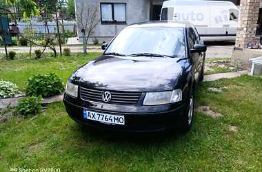 Седан Volkswagen Passat 2000 в Коломые