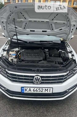 Седан Volkswagen Passat 2017 в Вишневому
