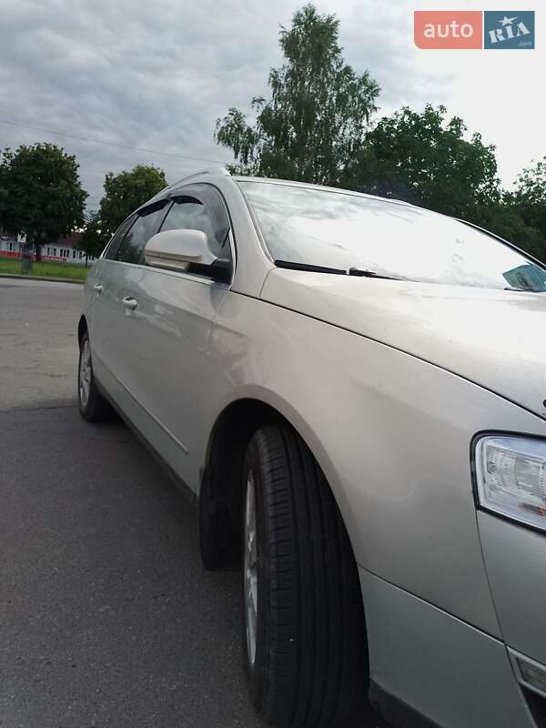 Универсал Volkswagen Passat 2009 в Хмельницком