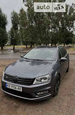 Універсал Volkswagen Passat 2012 в Харкові
