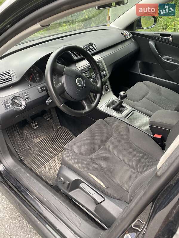 Універсал Volkswagen Passat 2006 в Полонному
