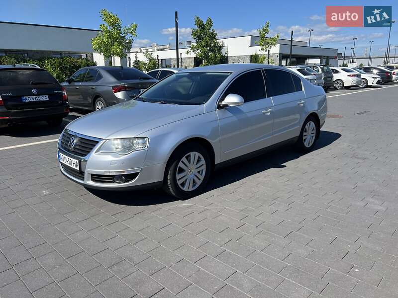 Седан Volkswagen Passat 2010 в Мукачевому