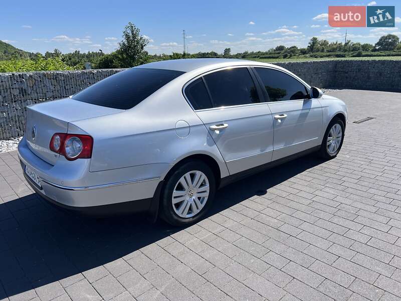 Седан Volkswagen Passat 2010 в Мукачевому