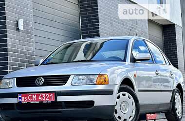 Седан Volkswagen Passat 1997 в Тернополі