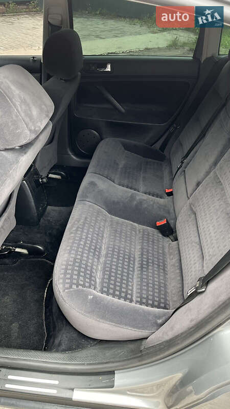 Седан Volkswagen Passat 2003 в Краматорске