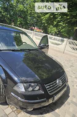 Седан Volkswagen Passat 2005 в Звягеле