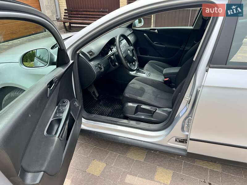 Універсал Volkswagen Passat 2008 в Бродах