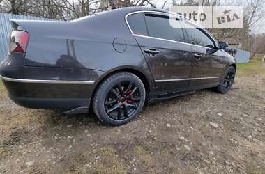 Седан Volkswagen Passat 2007 в Чернівцях