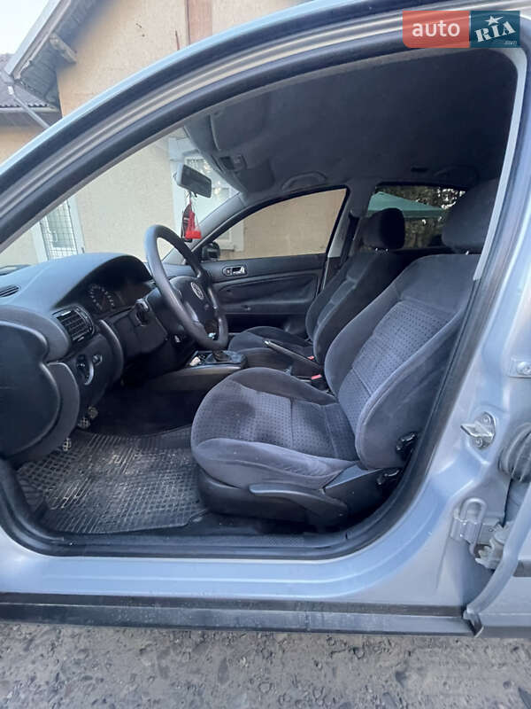 Седан Volkswagen Passat 1999 в Кицмани