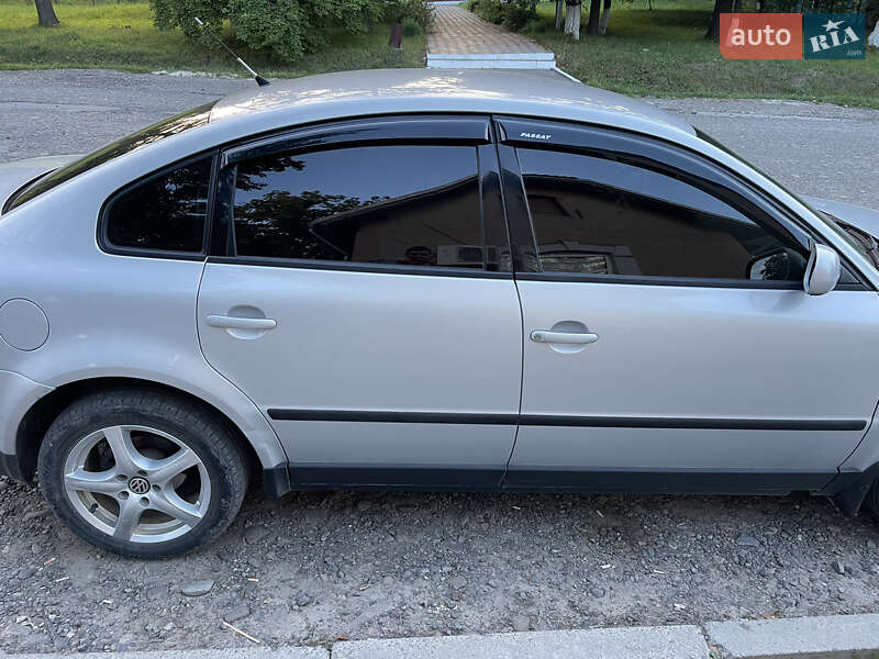 Седан Volkswagen Passat 1999 в Кицмани