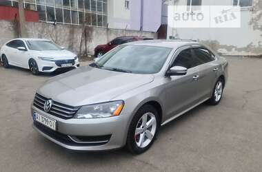 Седан Volkswagen Passat 2011 в Києві