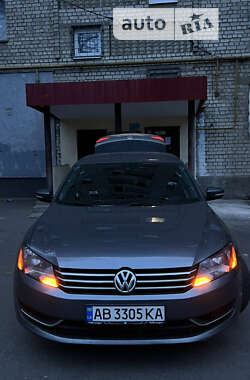 Седан Volkswagen Passat 2012 в Николаеве