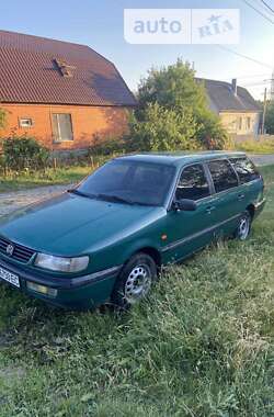 Універсал Volkswagen Passat 1995 в Харкові