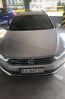 Универсал Volkswagen Passat 2018 в Киеве