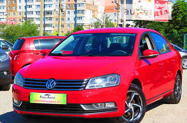 Седан Volkswagen Passat 2011 в Кропивницком