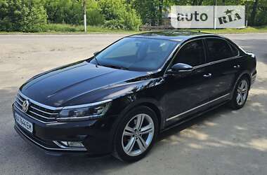 Седан Volkswagen Passat 2016 в Киеве