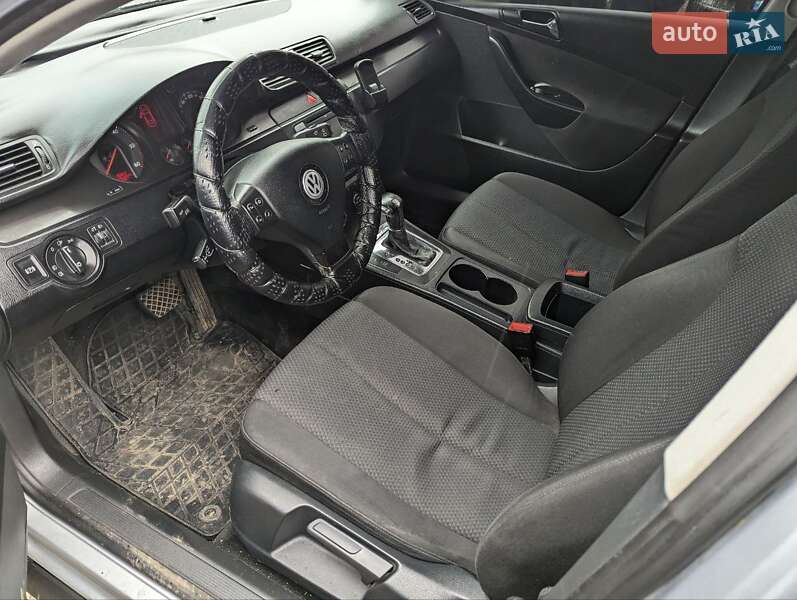 Универсал Volkswagen Passat 2006 в Хусте