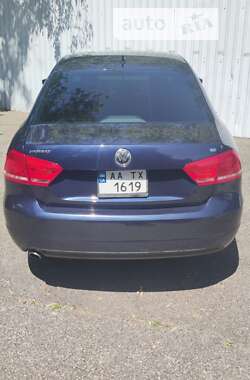 Седан Volkswagen Passat 2012 в Киеве