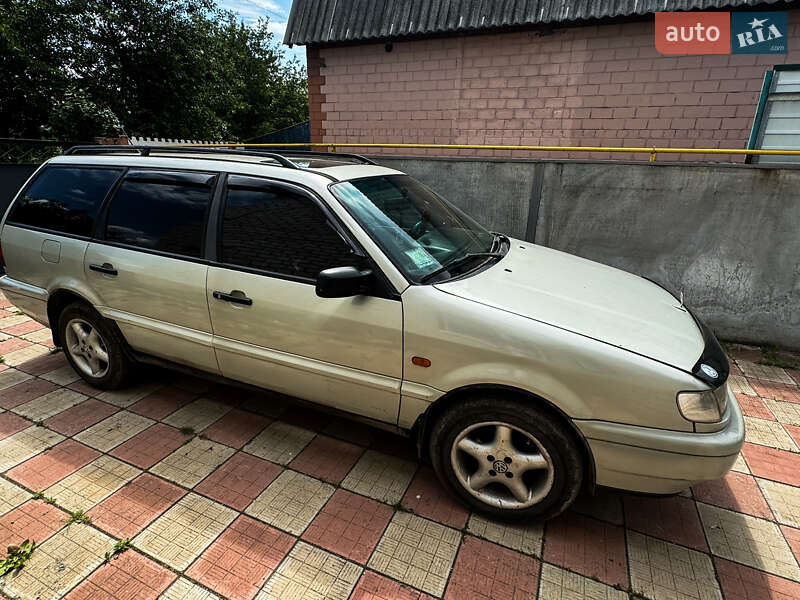 Універсал Volkswagen Passat 1994 в Балаклії