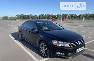 Седан Volkswagen Passat 2011 в Днепре