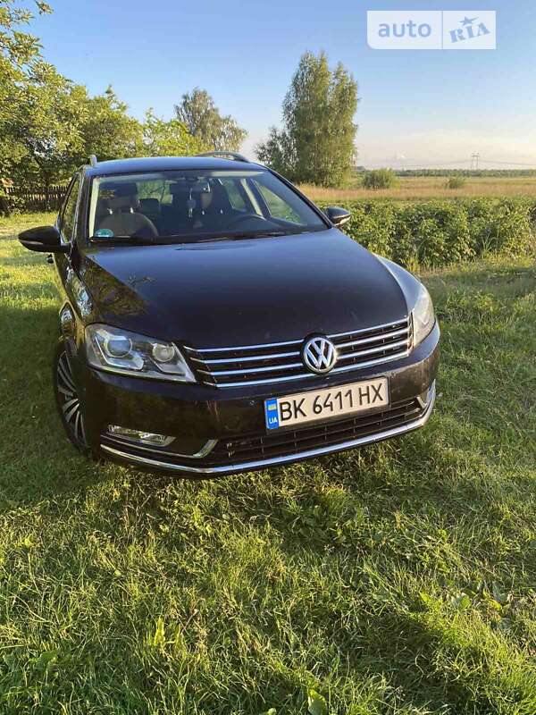 Універсал Volkswagen Passat 2011 в Луцьку