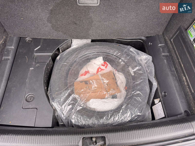 Универсал Volkswagen Passat 2014 в Житомире