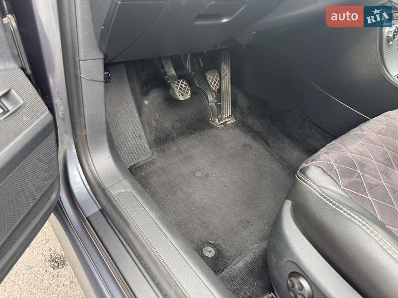 Универсал Volkswagen Passat 2014 в Житомире