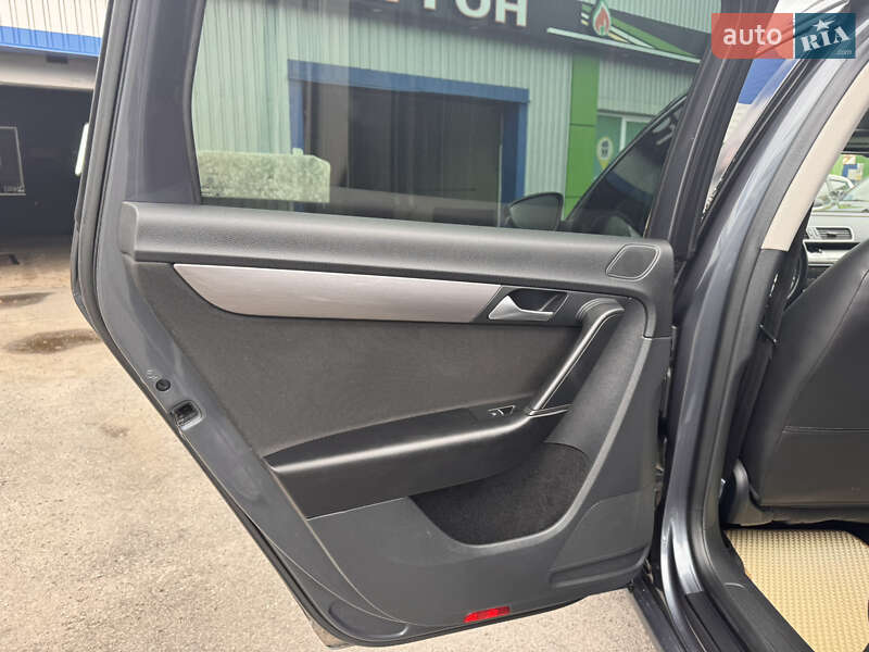 Универсал Volkswagen Passat 2014 в Житомире