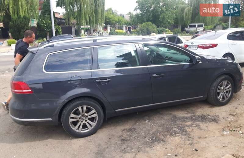 Універсал Volkswagen Passat 2012 в Києві