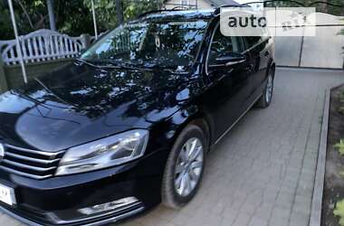 Универсал Volkswagen Passat 2011 в Кицмани