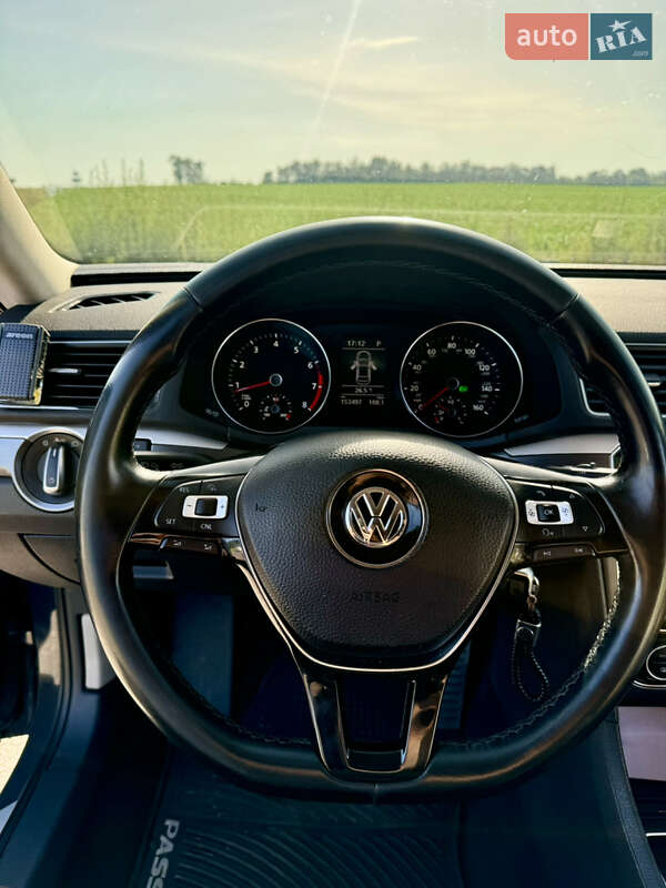 Седан Volkswagen Passat 2016 в Чернігові