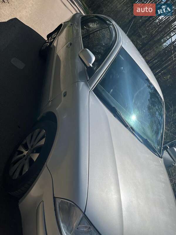 Седан Volkswagen Passat 2001 в Киеве