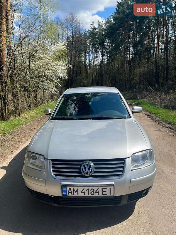 Седан Volkswagen Passat 2001 в Киеве