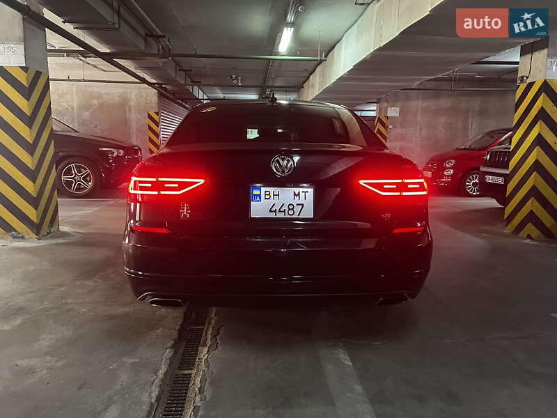 Седан Volkswagen Passat 2018 в Одессе