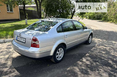 Седан Volkswagen Passat 2003 в Черкасах