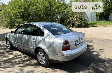 Седан Volkswagen Passat 2003 в Черкасах