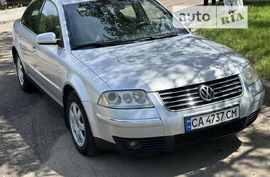 Седан Volkswagen Passat 2003 в Черкасах