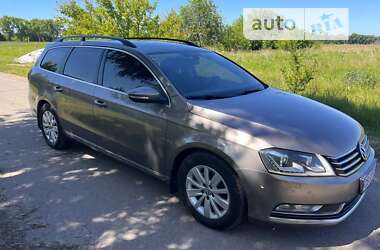 Универсал Volkswagen Passat 2011 в Ромнах