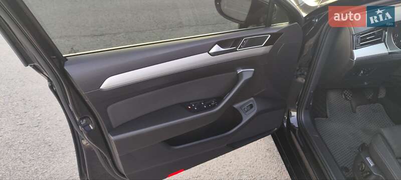 Седан Volkswagen Passat 2016 в Тячеве