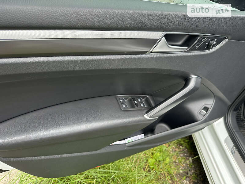 Седан Volkswagen Passat 2016 в Обухове