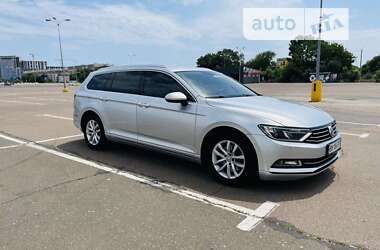 Универсал Volkswagen Passat 2016 в Одессе