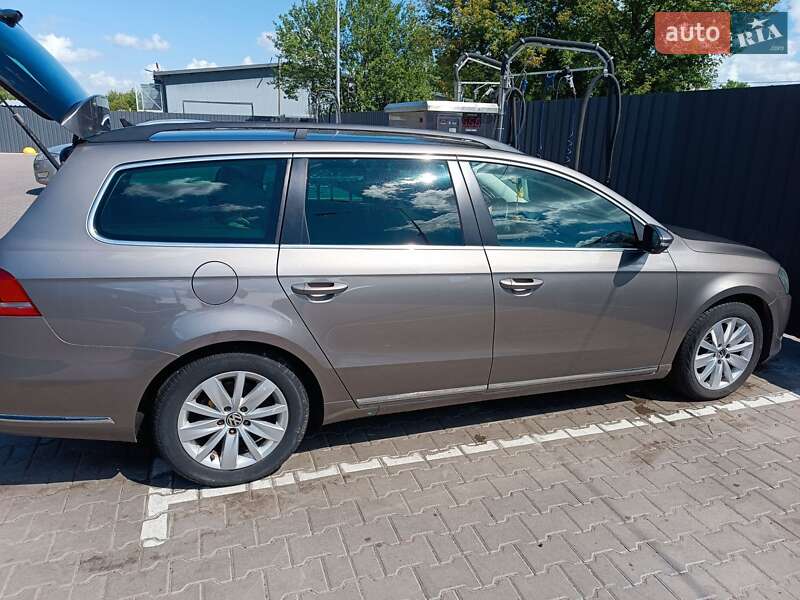 Универсал Volkswagen Passat 2011 в Шептицькому