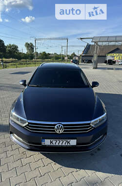Универсал Volkswagen Passat 2017 в Звягеле